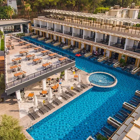 Hotel L